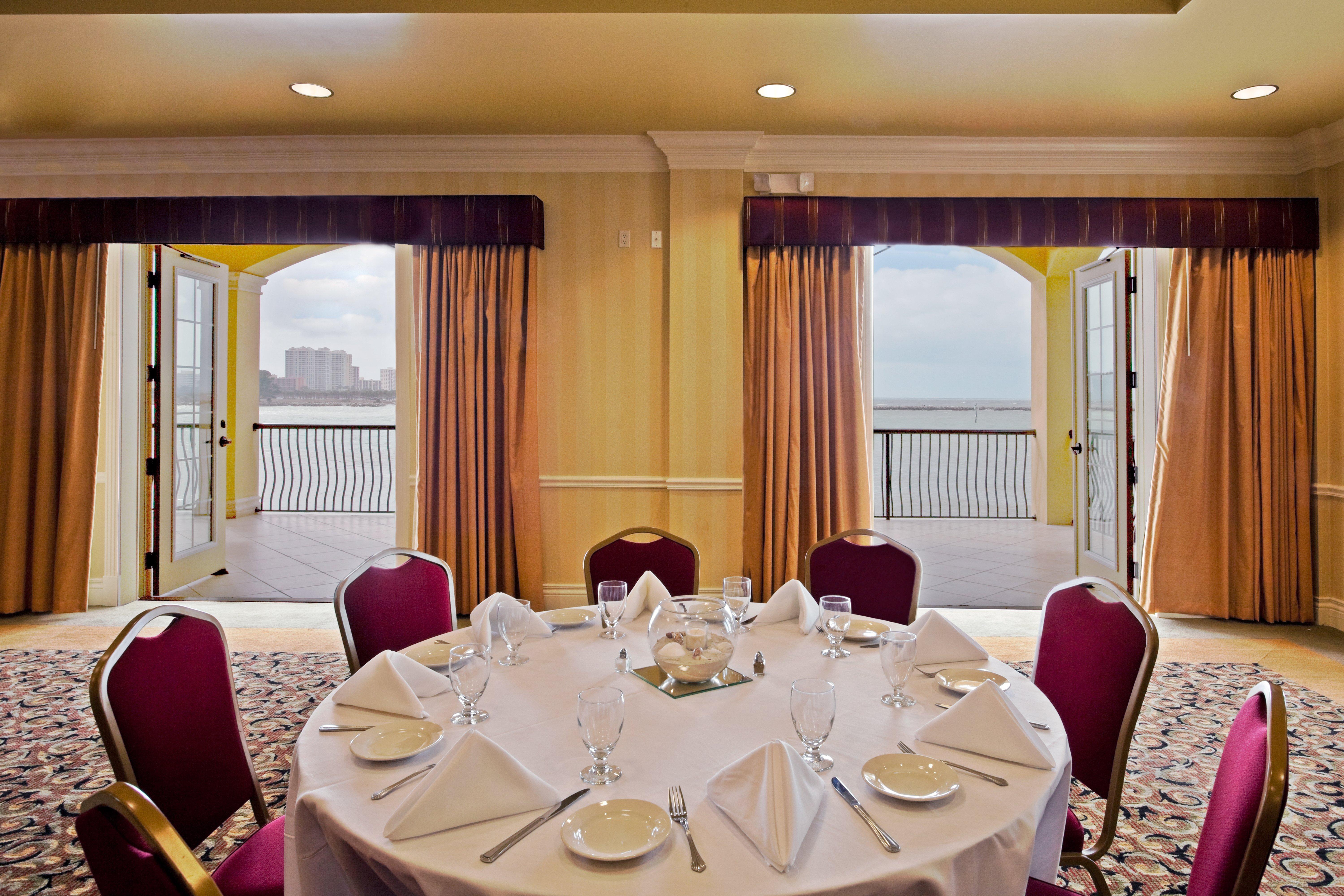 Holiday Inn & Suites Clearwater Beach By Ihg Exterior photo