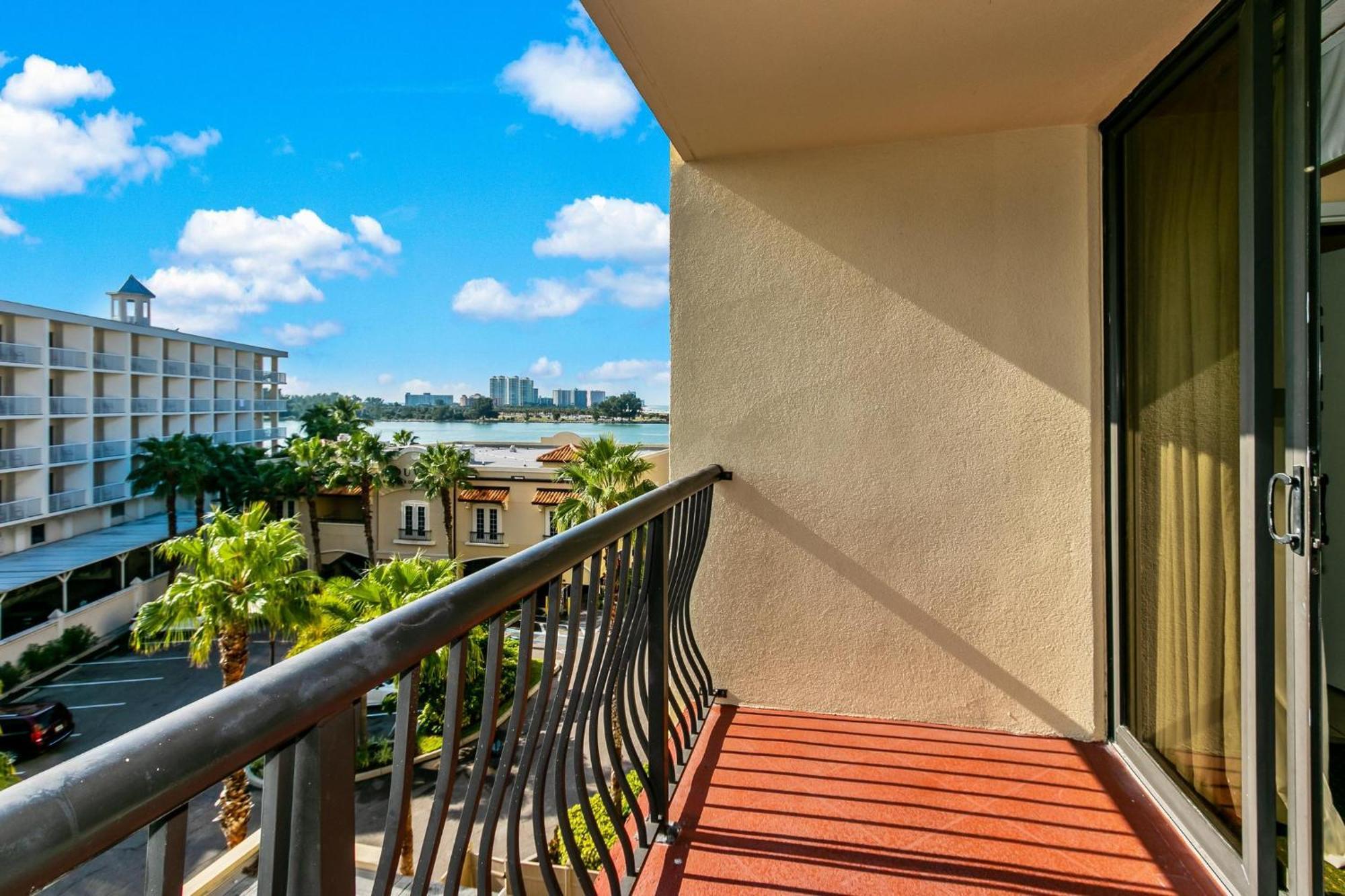 Holiday Inn & Suites Clearwater Beach By Ihg Exterior photo